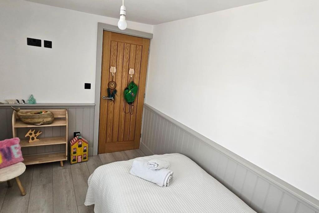 Humberston Boathouse Lodge & Hot Tub - Cleethorpes Beach Cabin Chalet ภายนอก รูปภาพ