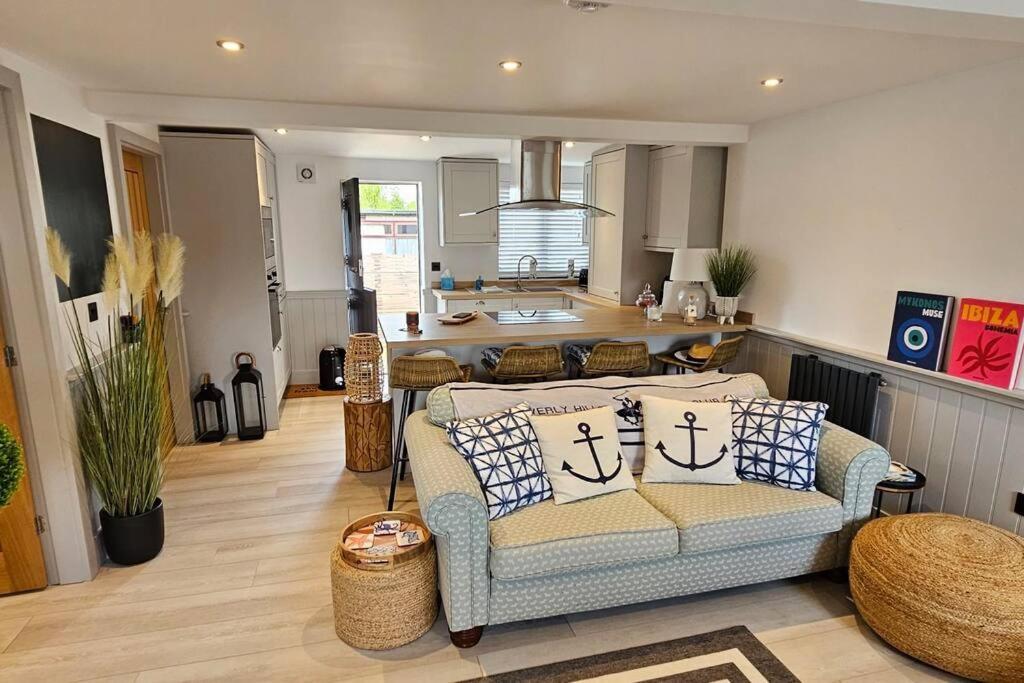 Humberston Boathouse Lodge & Hot Tub - Cleethorpes Beach Cabin Chalet ภายนอก รูปภาพ