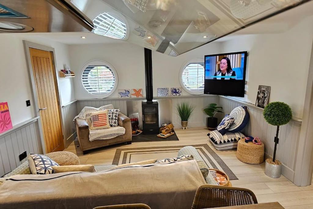 Humberston Boathouse Lodge & Hot Tub - Cleethorpes Beach Cabin Chalet ภายนอก รูปภาพ