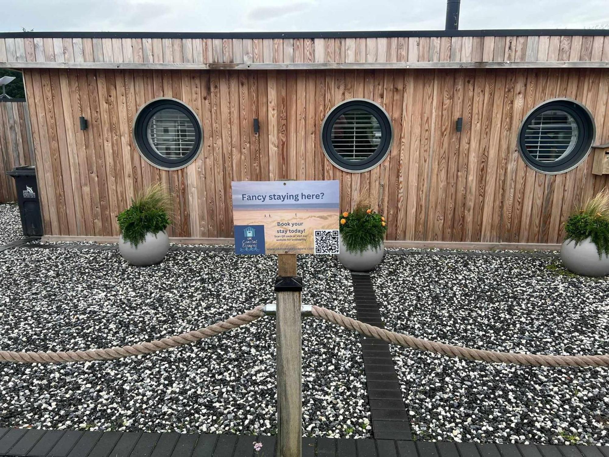 Humberston Boathouse Lodge & Hot Tub - Cleethorpes Beach Cabin Chalet ภายนอก รูปภาพ